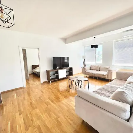 High-end Spacious Next To City Mall Appartement Skopje