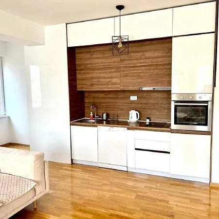 Daire High-end Spacious Next To City Mall Üsküp