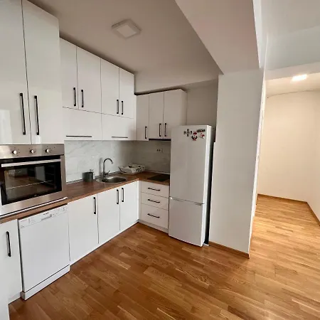 High-end Spacious Next To City Mall Daire