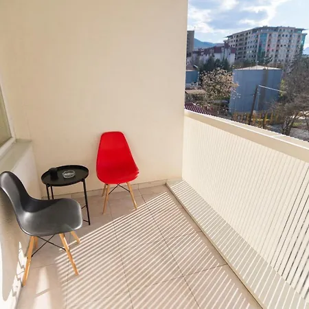 High-end Spacious Next To City Mall Appartement *