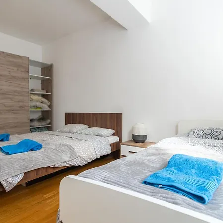 Daire High-end Spacious Next To City Mall *