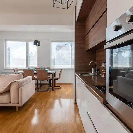 High-end Spacious Next To City Mall Appartement *